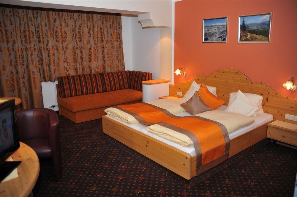 Sport Und Familienhotel Klausen Kirchberg in Tirol Exterior foto